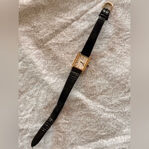 Pulsar slender wrist watch. Good condition. Nice sleek design.